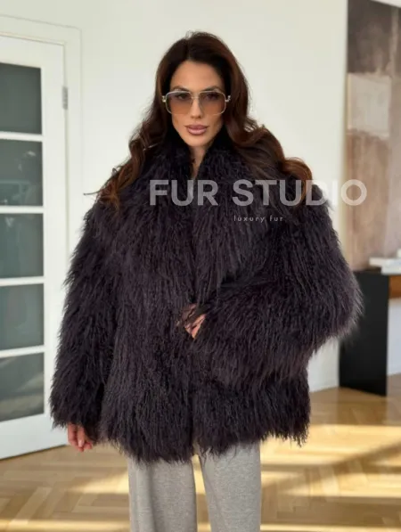 Полушубок из меха ламы в цвете графит - фото 5