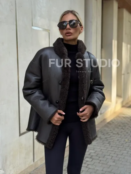 Двусторонняя коричневая дубленка из овчины - фото 5