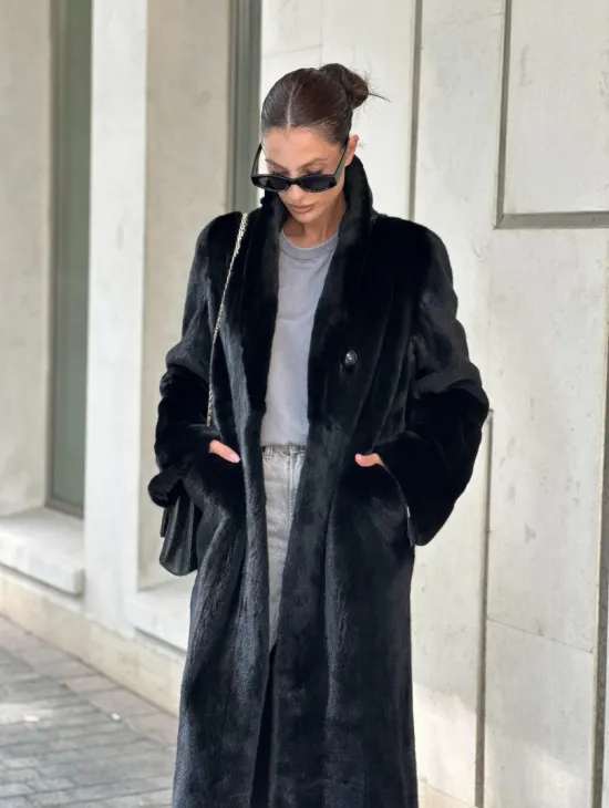 Черная шуба пальто из меха норки Saga furs - фото 6