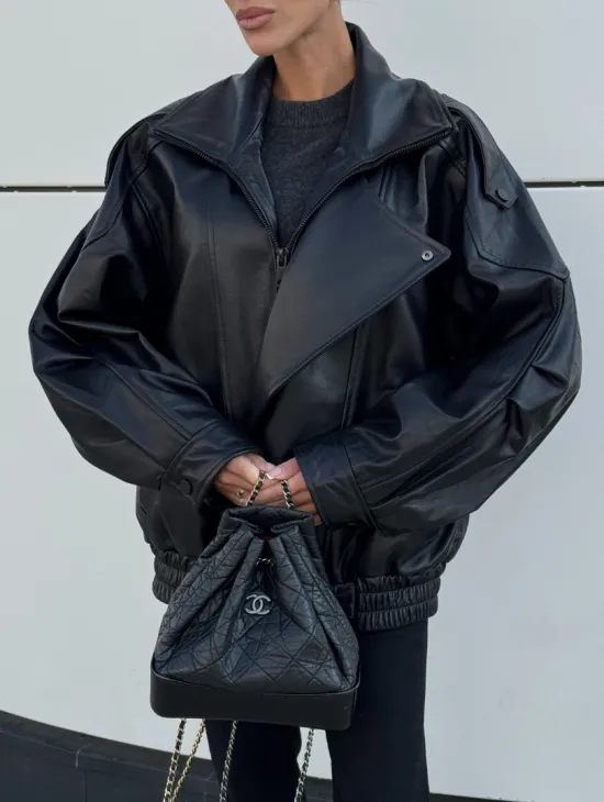 Женская кожаная куртка с двойным воротником, пышными рукавами реглан - фото 7