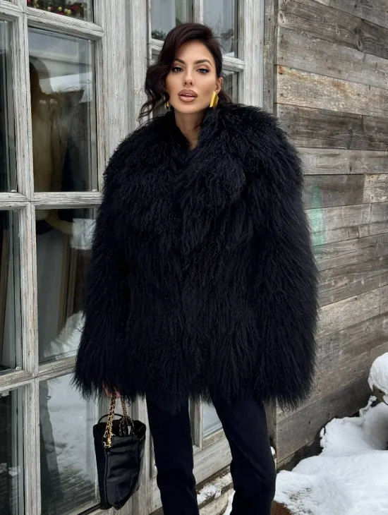 Черная шуба из натурального меха ламы - английский воротник PREMIUM COLLECTION - фото 2