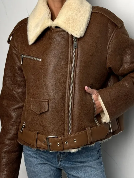 Короткая зимняя женская дубленка авиатор - фото 3