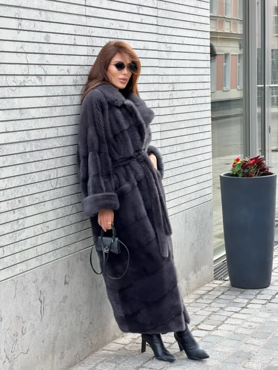 Удлиненная шуба из норки в цвете графит - фото 3