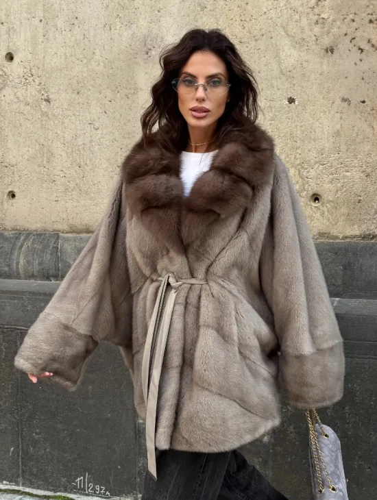 Полушубок норковый с воротником из куницы - в стиле оверсайз - фото 10