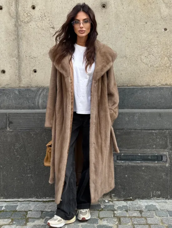 Длинная норковая шуба Pastel с капюшоном кобра - фото 0