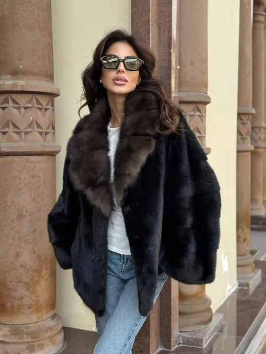 Короткая норковая шуба махагон с воротником из куницы - фото 8