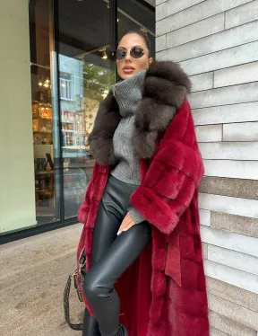 Длинная норковая шуба с капюшоном куница - фото 10