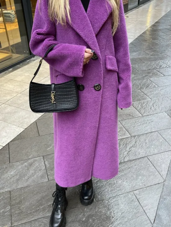Стильное шерстяное пальто в ярком цвете - фото 1
