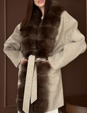 Пальто с отделкой из меха песца - фото 1